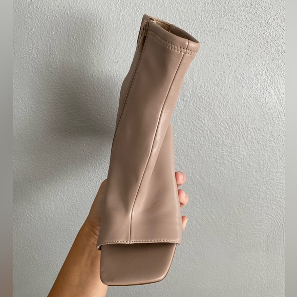 Steve Madden Heels Women’s Size 8.5 Block Chunky Heel Boots Taupe Peeptoe - Picture 3 of 9